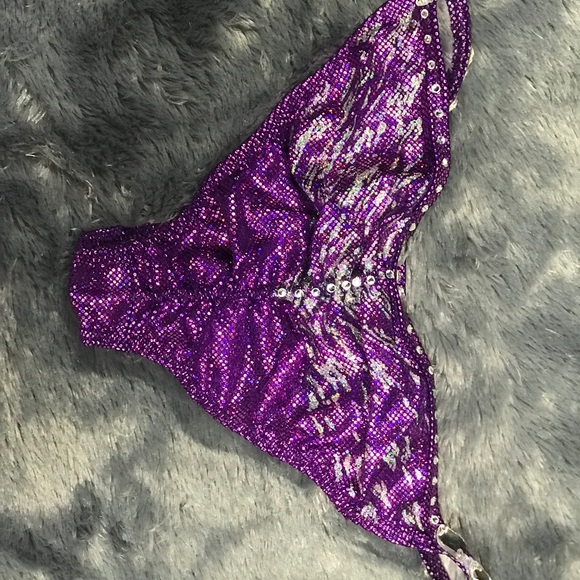 Competition bikini - Picture 4 of 8